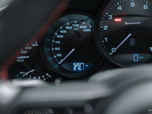 Used 2019 Porsche 911 Speedster RWD image 41