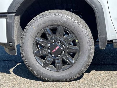 New 2026 GMC Sierra 2500 AT4 w/ AT4 Premium Plus Package AWD/4WD image 32
