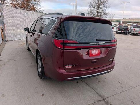 Used 2023 Chrysler Pacifica Limited image 22