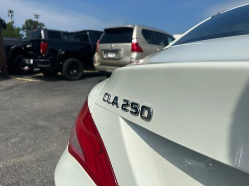 Used 2018 Mercedes-Benz CLA 250 4MATIC image 9