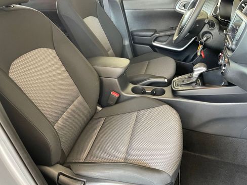 Used 2025 Kia Soul LX w/ LX Technology Package image 34