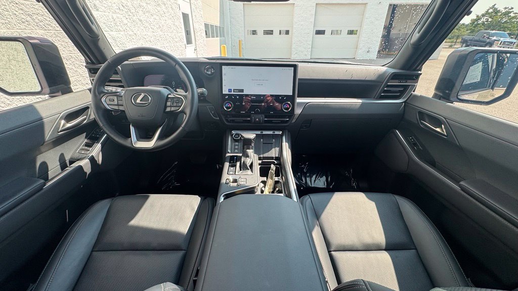 Used 2026 Lexus GX 550 AWD/4WD image 18