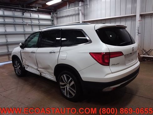 Used 2017 Honda Pilot Elite image 2