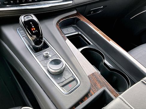 Used 2023 Cadillac Escalade Premium Luxury image 25