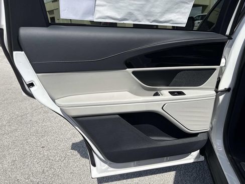 New 2026 Lincoln Nautilus Premier image 13