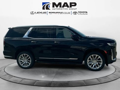 Used 2022 Cadillac Escalade Premium Luxury w/ LPO, Radiant Package AWD/4WD image 6