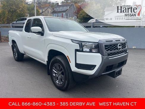 Certified 2025 Nissan Frontier SV image 7