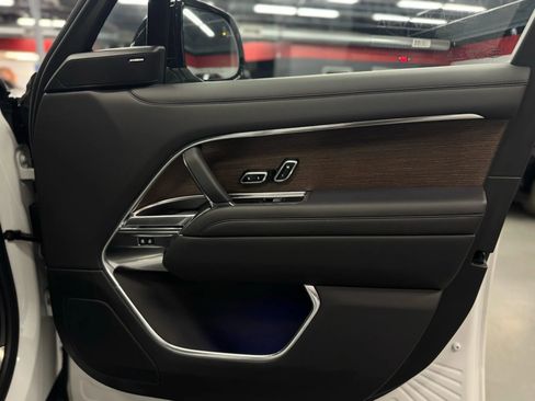 Used 2023 Land Rover Range Rover SE image 34