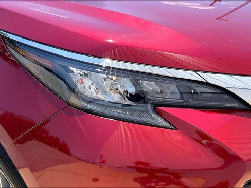 Used 2025 Toyota Sienna XLE FWD image 36