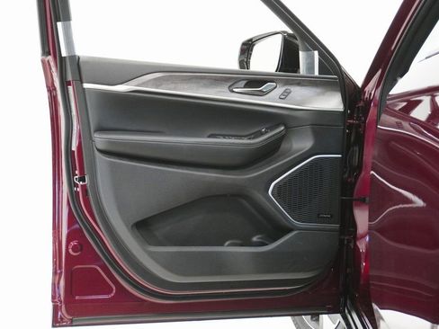 Used 2024 Jeep Grand Cherokee Limited 4xe w/ Luxury Tech Group II image 12