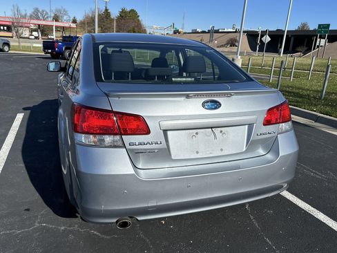 Used 2013 Subaru Legacy 2.5i Premium w/ All-Weather Pkg + Moonroof image 9