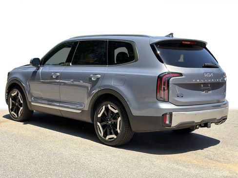 Used 2024 Kia Telluride EX w/ EX Captain's Chair Package AWD/4WD image 24