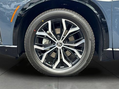 New 2026 Toyota Crown Signia image 33