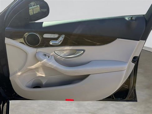 Used 2018 Mercedes-Benz C 300 Sedan w/ Premium Package image 29