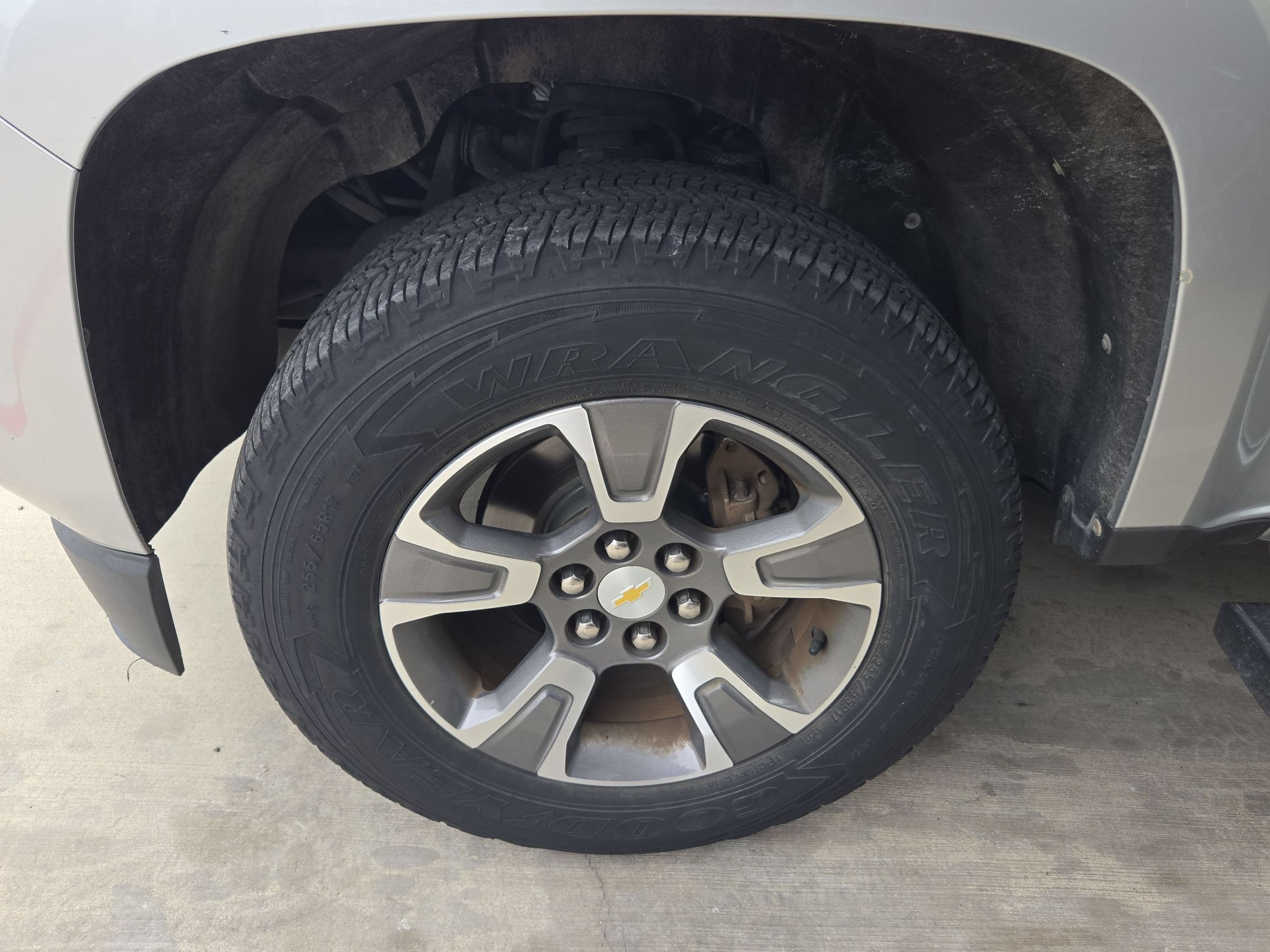 Used 2015 Chevrolet Colorado Z71 AWD/4WD image 5