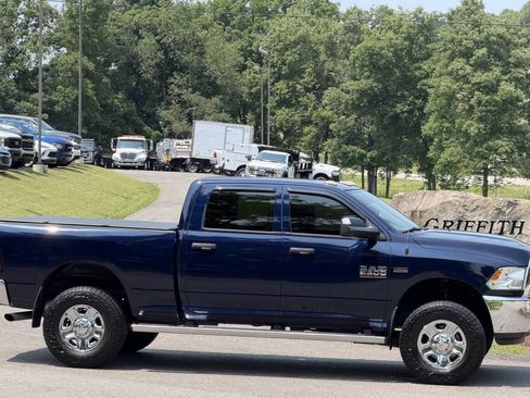 Used 2018 RAM 2500 Tradesman w/ Chrome Appearance Group AWD/4WD image 5
