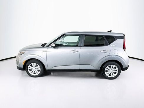 Used 2023 Kia Soul LX FWD image 8