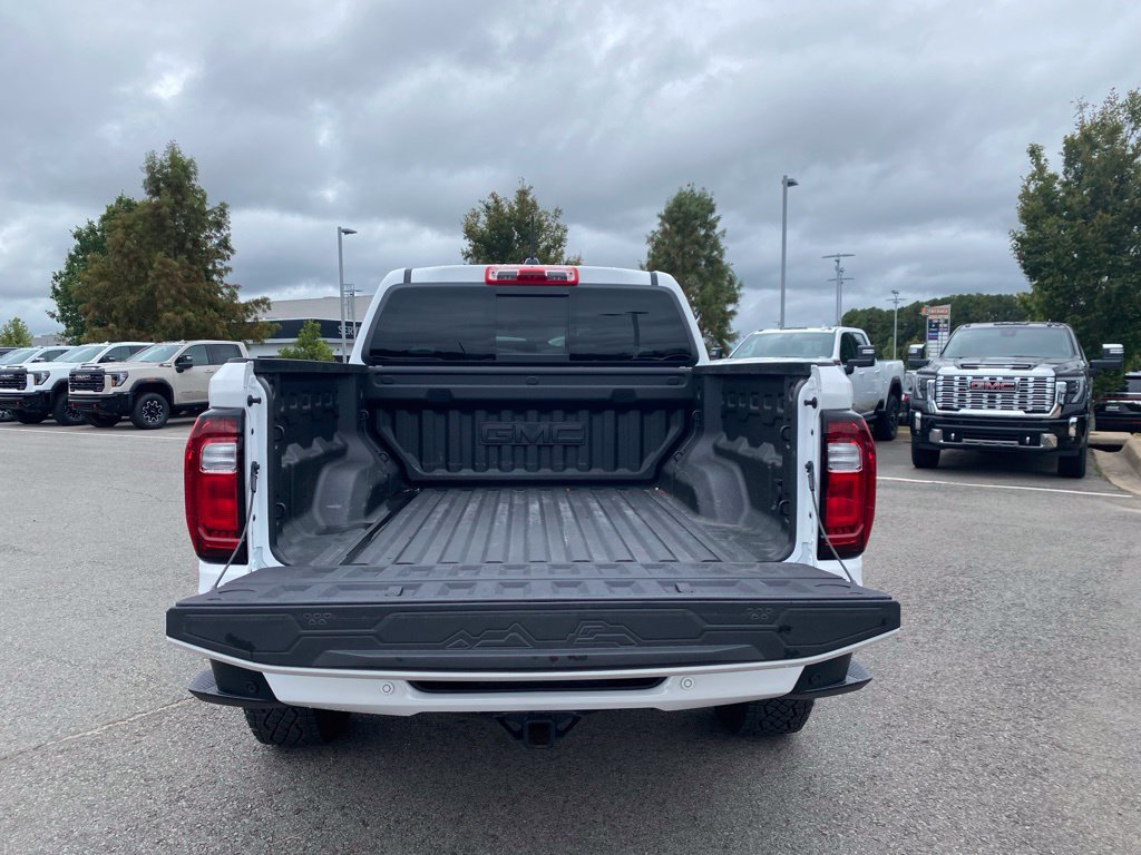 Used 2025 GMC Canyon AT4 AWD/4WD image 10