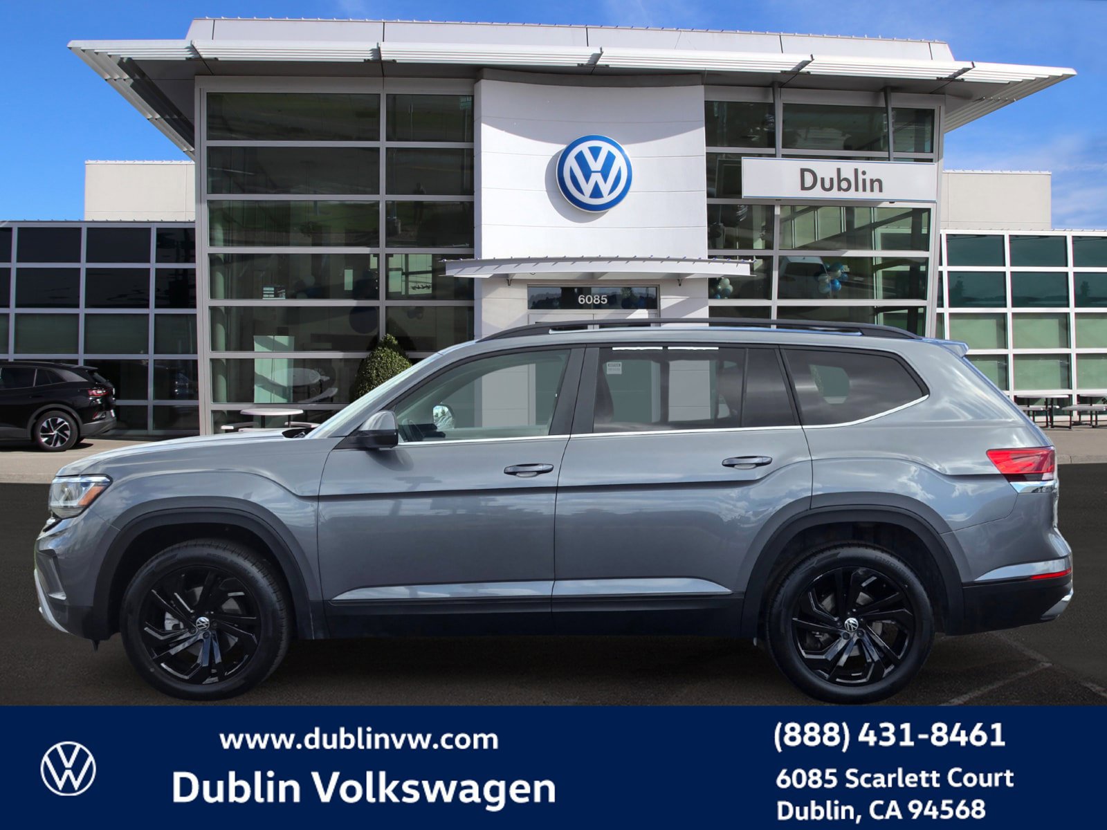 Used 2023 Volkswagen Atlas SE w/ Panoramic Sunroof Package FWD image 7