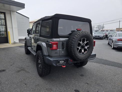 Used 2018 Jeep Wrangler Unlimited Sahara image 5