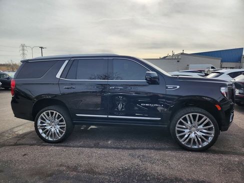 Used 2021 GMC Yukon Denali w/ Advanced Technology Package image 3