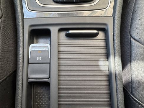 Used 2019 Volkswagen e-Golf SEL Premium image 26