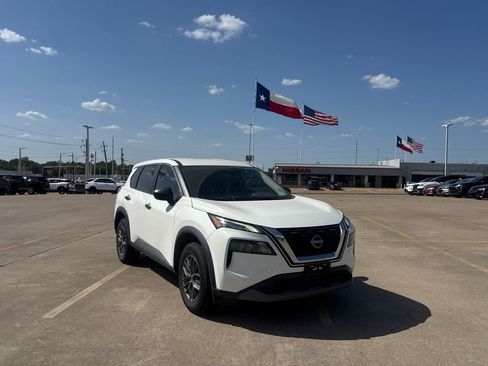 Certified 2023 Nissan Rogue S FWD image 3