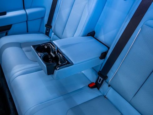 Used 2025 Rolls-Royce Cullinan AWD/4WD image 20
