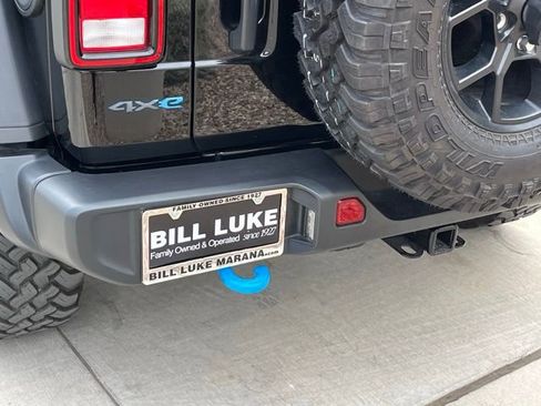 Used 2024 Jeep Wrangler Unlimited image 8