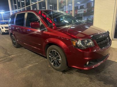 Used 2017 Dodge Grand Caravan SXT w/ Driver Convenience Group