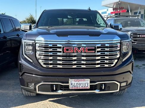 Used 2023 GMC Sierra 1500 Denali w/ Technology Package AWD/4WD image 3