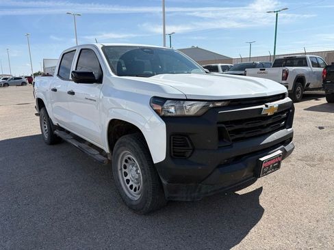 Used 2023 Chevrolet Colorado W/T w/ Technology Package RWD image 6