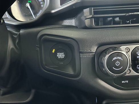 Used 2024 Jeep Wrangler High Altitude AWD/4WD image 21