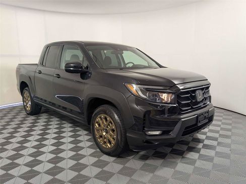Used 2021 Honda Ridgeline Sport image 3