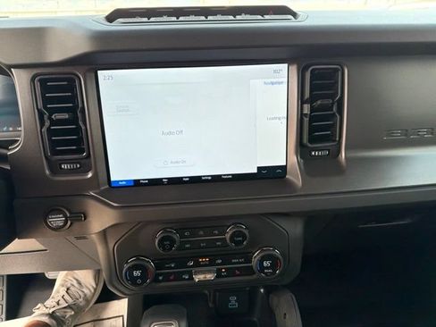 Used 2025 Ford Bronco Badlands AWD/4WD image 12