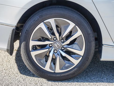 Used 2020 Honda Accord EX image 12