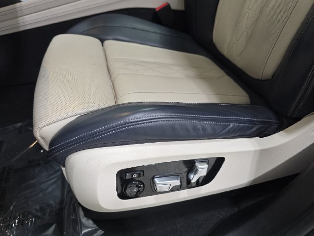 Used 2019 BMW X7 xDrive50i w/ M Sport Package AWD/4WD image 29