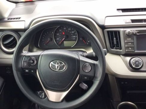 Used 2015 Toyota RAV4 LE image 13