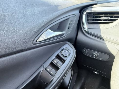 Used 2024 Buick Encore GX Sport Touring image 11