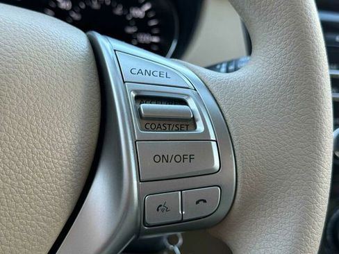 Used 2015 Nissan Rogue S image 28