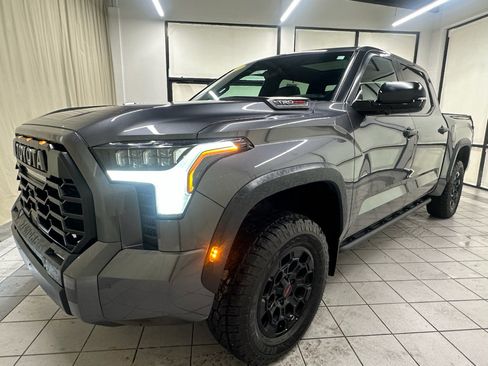 Used 2024 Toyota Tundra Limited AWD/4WD image 11