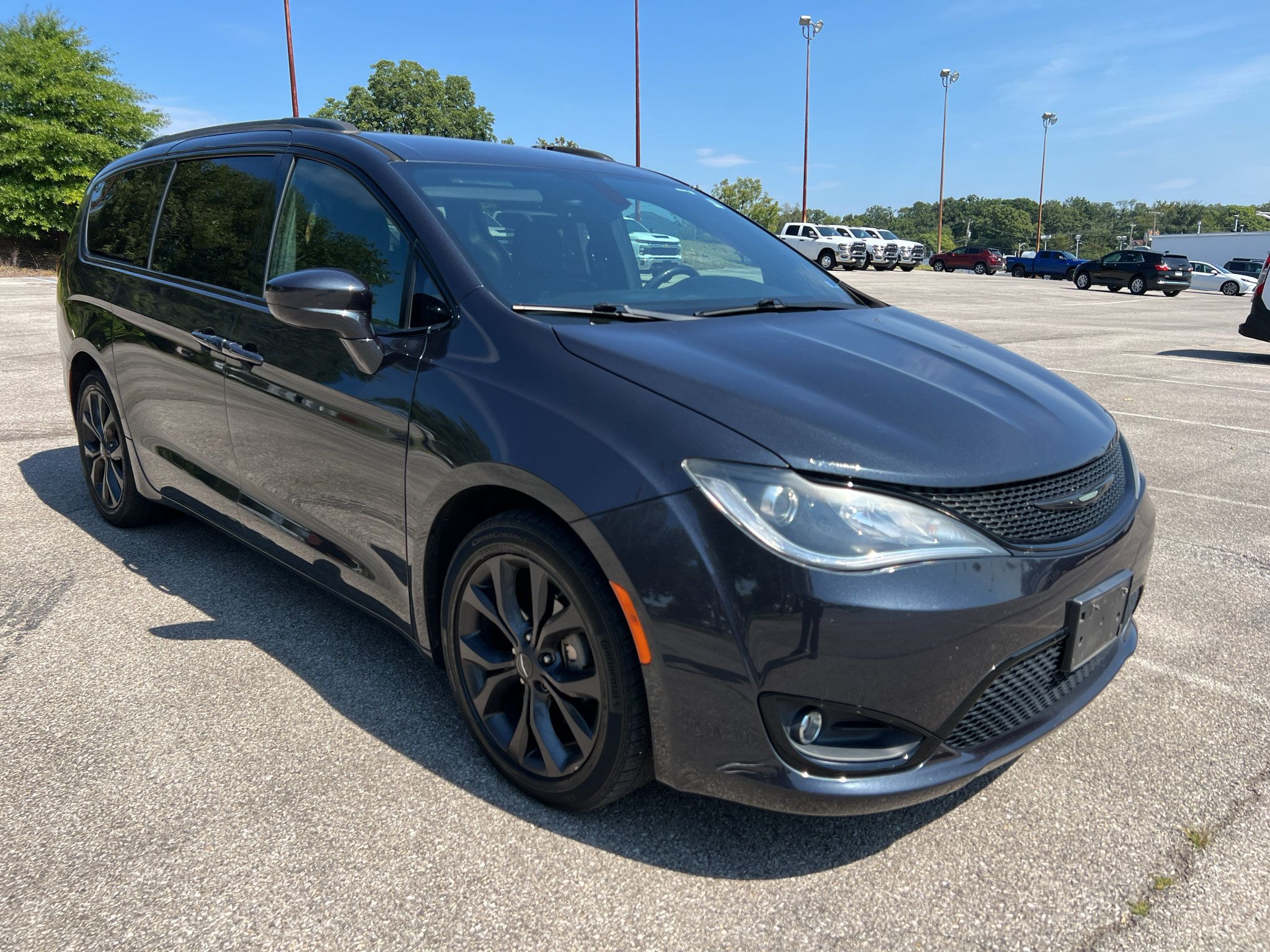 Used 2019 Chrysler Pacifica Touring Plus w/ S Appearance Package FWD image 1