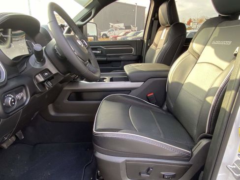 Used 2025 RAM 2500 Laramie w/ Night Edition image 14