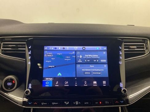 Used 2024 Jeep Wagoneer 4WD w/ Premium Group I image 9