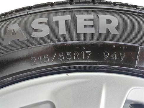 Used 2023 Toyota Camry SE image 33