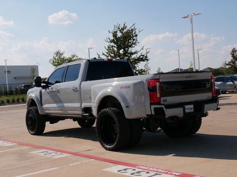 Used 2025 Ford F450 Platinum w/ FX4 Off-Road Package AWD/4WD image 7