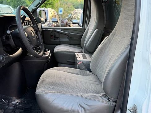 Used 2013 Chevrolet Express 2500 RWD image 9