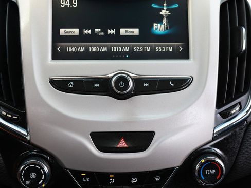 Used 2017 Chevrolet Cruze LS image 30