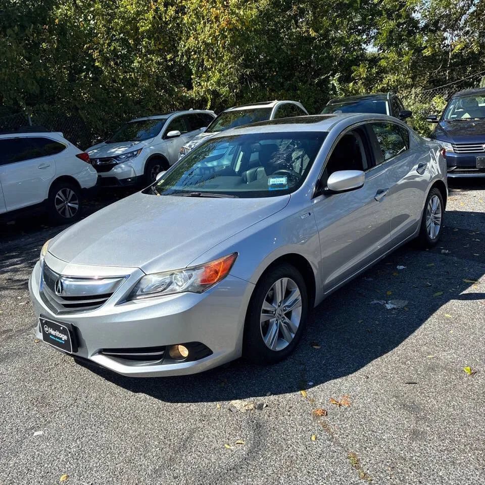 Used 2013 Acura ILX w/ Technology Package FWD image 1