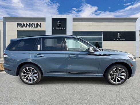 New 2026 Lincoln Aviator AWD w/ Jet Appearance Package image 8